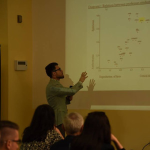 Dr Mateusz Grzesiak (Wyższa Szkoła Biznesu w Dąbrowie Górniczej) –