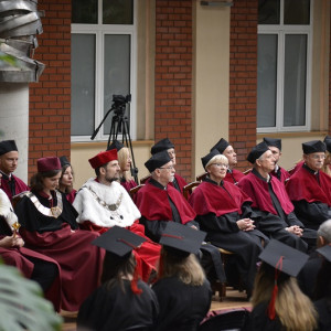 Władze Uczelni wraz z Dziekanami i Prodziekanami AHE w Łodzi