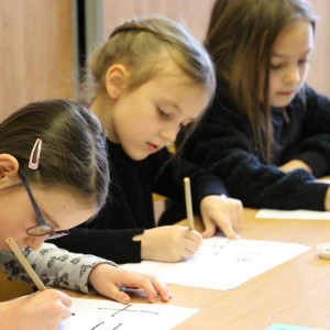 Studenci filologii uczyli kaligrafii