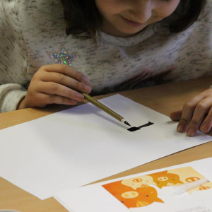 Studenci filologii uczyli kaligrafii