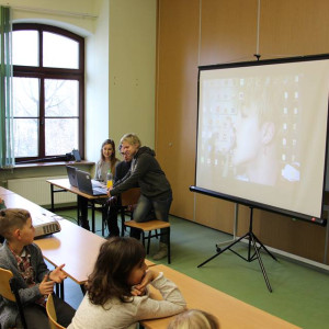 Studenci filologii uczyli kaligrafii