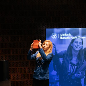 Relacja z debaty „Kobiety w świecie nauki, sztuki i...