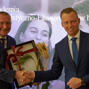 Statuetki i podziękowania partnerom technologicznym wręczone