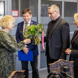 Dziekan kierunku pielęgniarstwo otrzymała honorową odznakę 