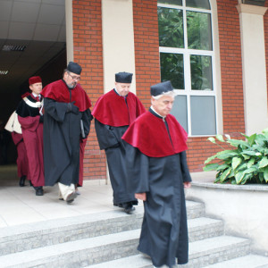 Rok akademicki 2015/2016 w Akademii ostał otwarty.