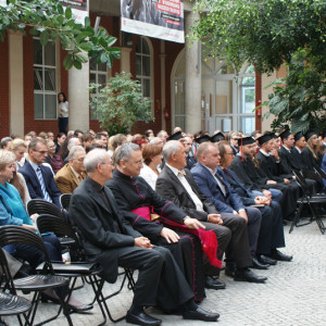 Rok akademicki 2015/2016 w Akademii ostał otwarty.