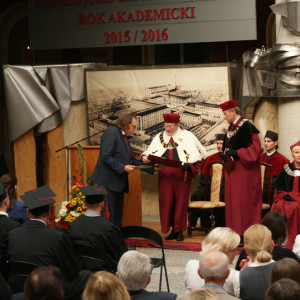 Rok akademicki 2015/2016 w Akademii ostał otwarty.