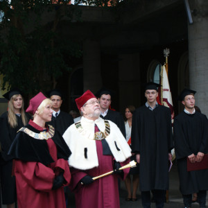 Rok akademicki 2015/2016 w Akademii ostał otwarty.