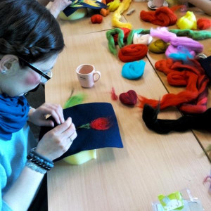 Relacja z warsztatów z filcowania na sucho