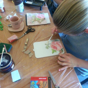 Decoupage na drewnie - relacja z warsztatów