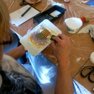 Decoupage na drewnie - relacja z warsztatów