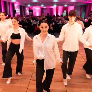 Występ studentów tańca na charytatywnej kolacji „DOBRO dzieję się"